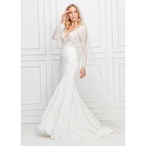 NWT Wtoo Bradley Gown Size 8